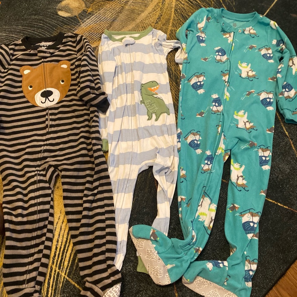 Carters Toddler pajama bundle sizes 3,4,& 5T